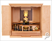 正面 仏具を置いた様子 経机使用