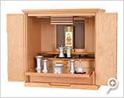 斜め 仏具を置いた様子 経机使用